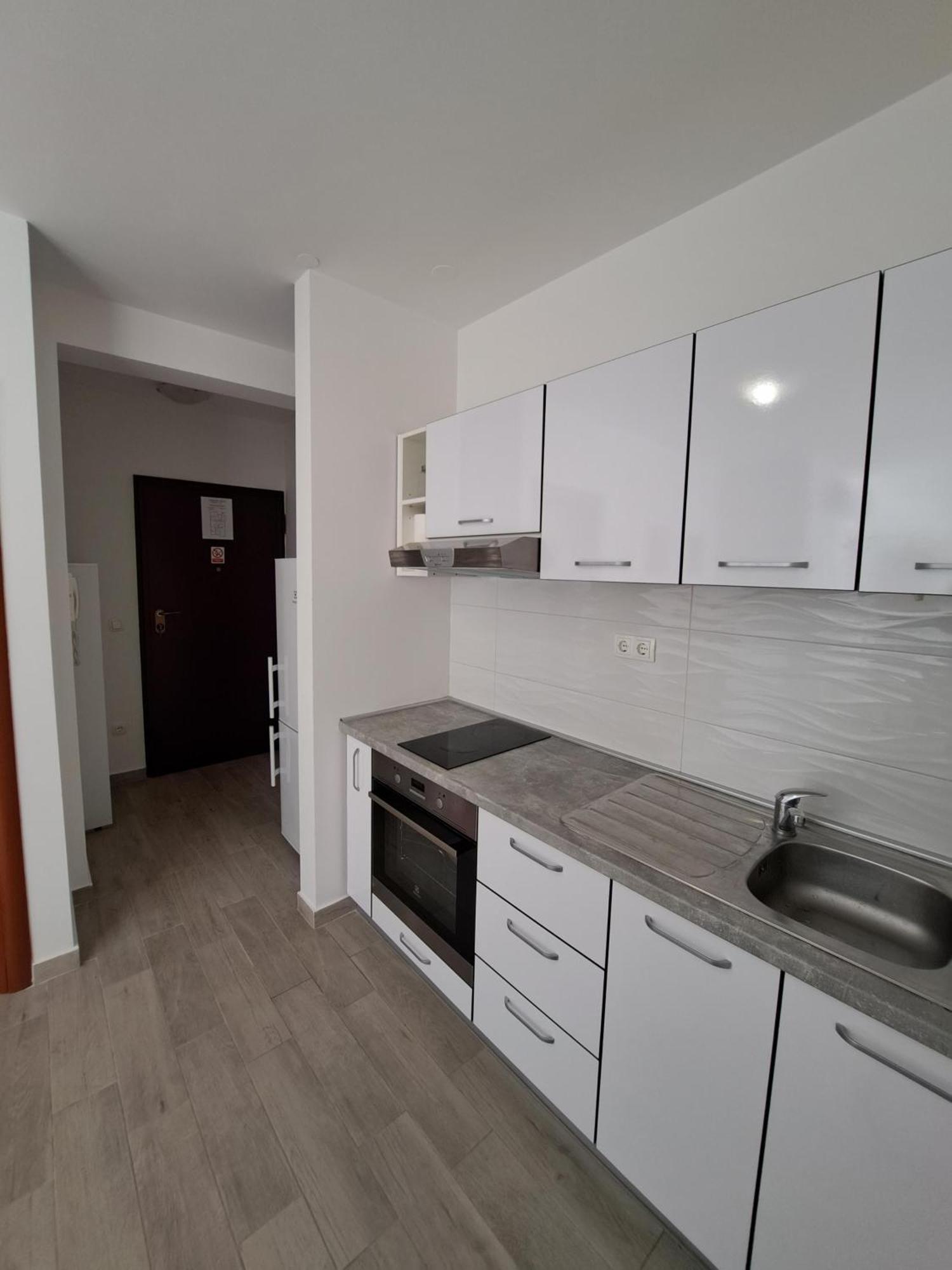 Apartment Charlie Komarna Luaran gambar
